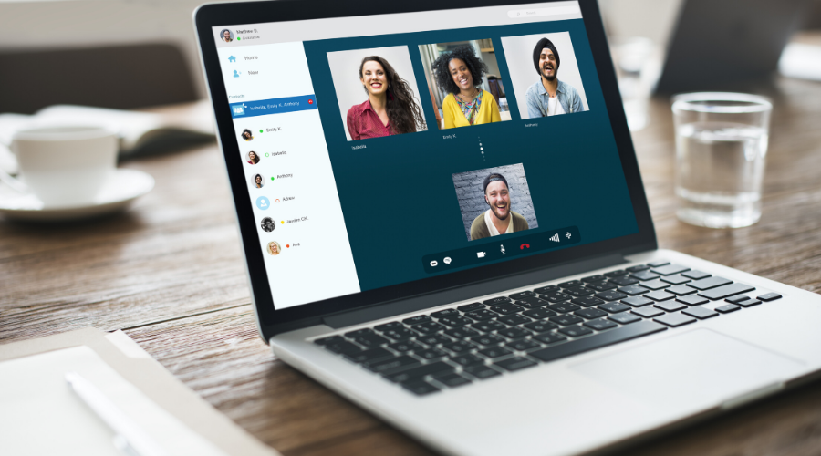 #VirtualUnity: Connection Corner with a Company of Coaches